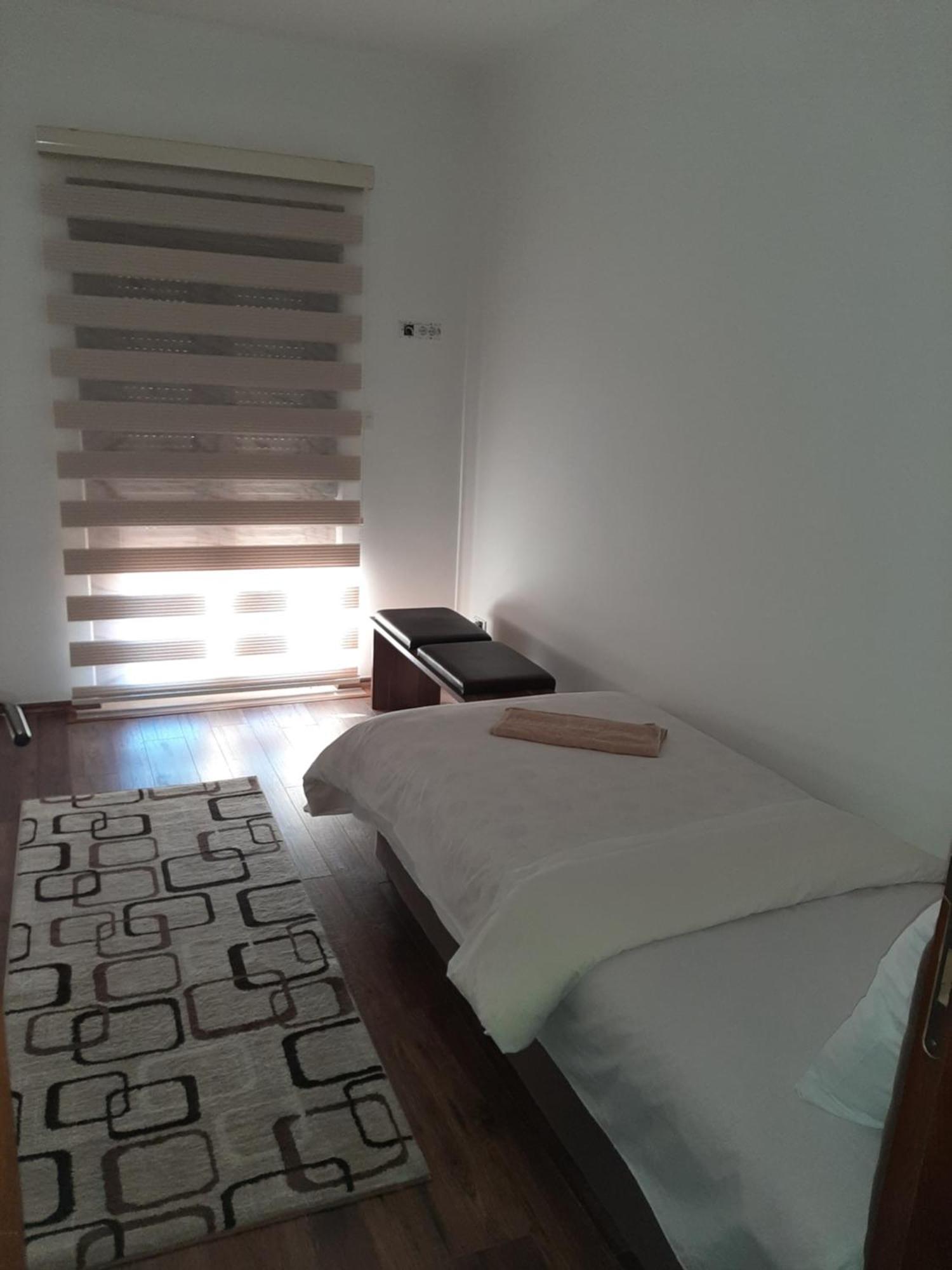 Apartmani Mia Vuksanovic Cetinje Bilik gambar