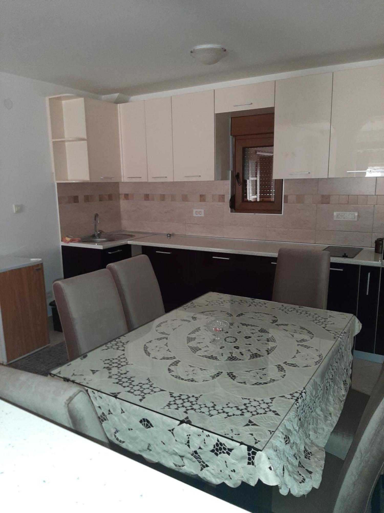 Apartmani Mia Vuksanovic Cetinje Bilik gambar