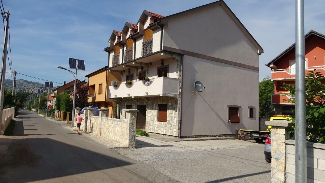 Apartmani Mia Vuksanovic Cetinje Luaran gambar