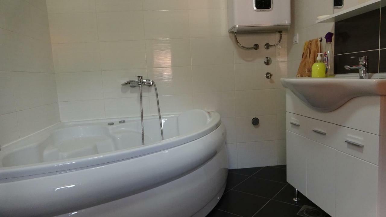 Apartmani Mia Vuksanovic Cetinje Luaran gambar
